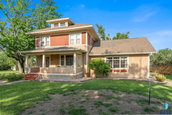 519 7th St, Hudson, SD 57034