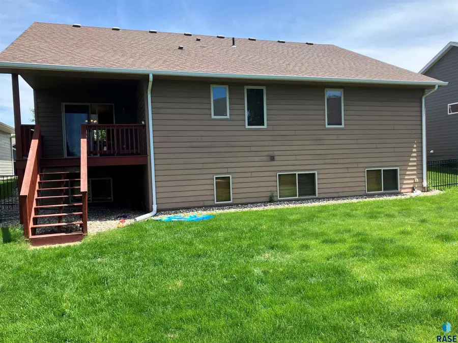 5301 S Solono Ave, Sioux Falls, SD 57108 - #2