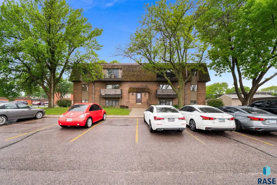 3548 S Gateway Blvd #101, Sioux Falls, SD 57106 - #2