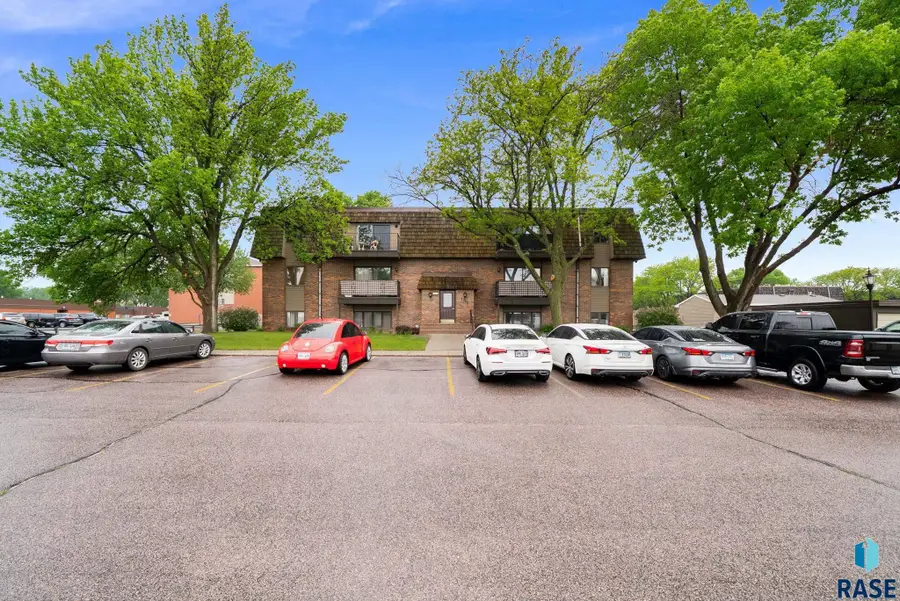 3548 S Gateway Blvd #101, Sioux Falls, SD 57106 - #3