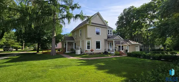 1022 3rd St, Brookings, SD 57006