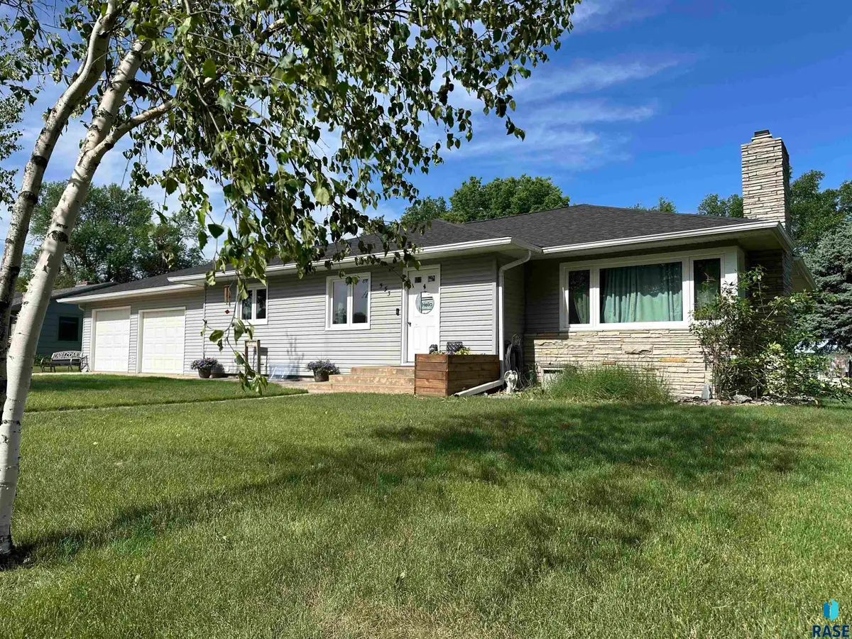 533 S Juniper St, Freeman, SD 57029 - #1