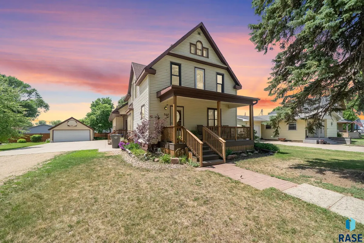 207 S Main, Colman, SD 57017 - #1