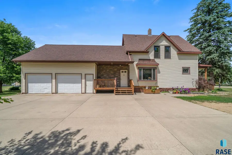 207 S Main, Colman, SD 57017 - #2