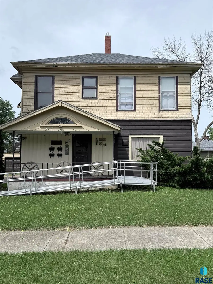 517 N Milwaukee St, Canton, SD 57013 - #3