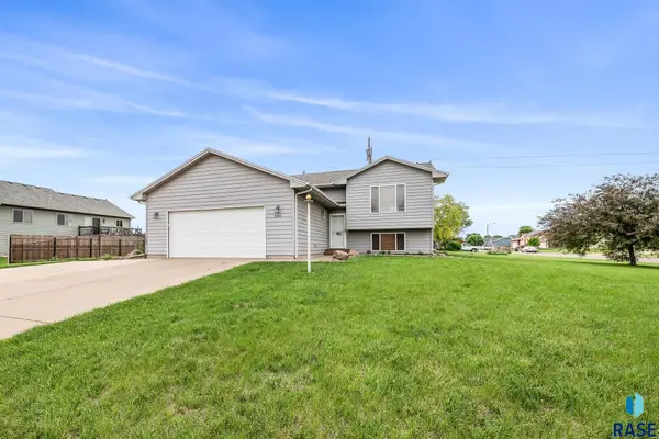 5816 S Galway Ave, Sioux Falls, SD 57106