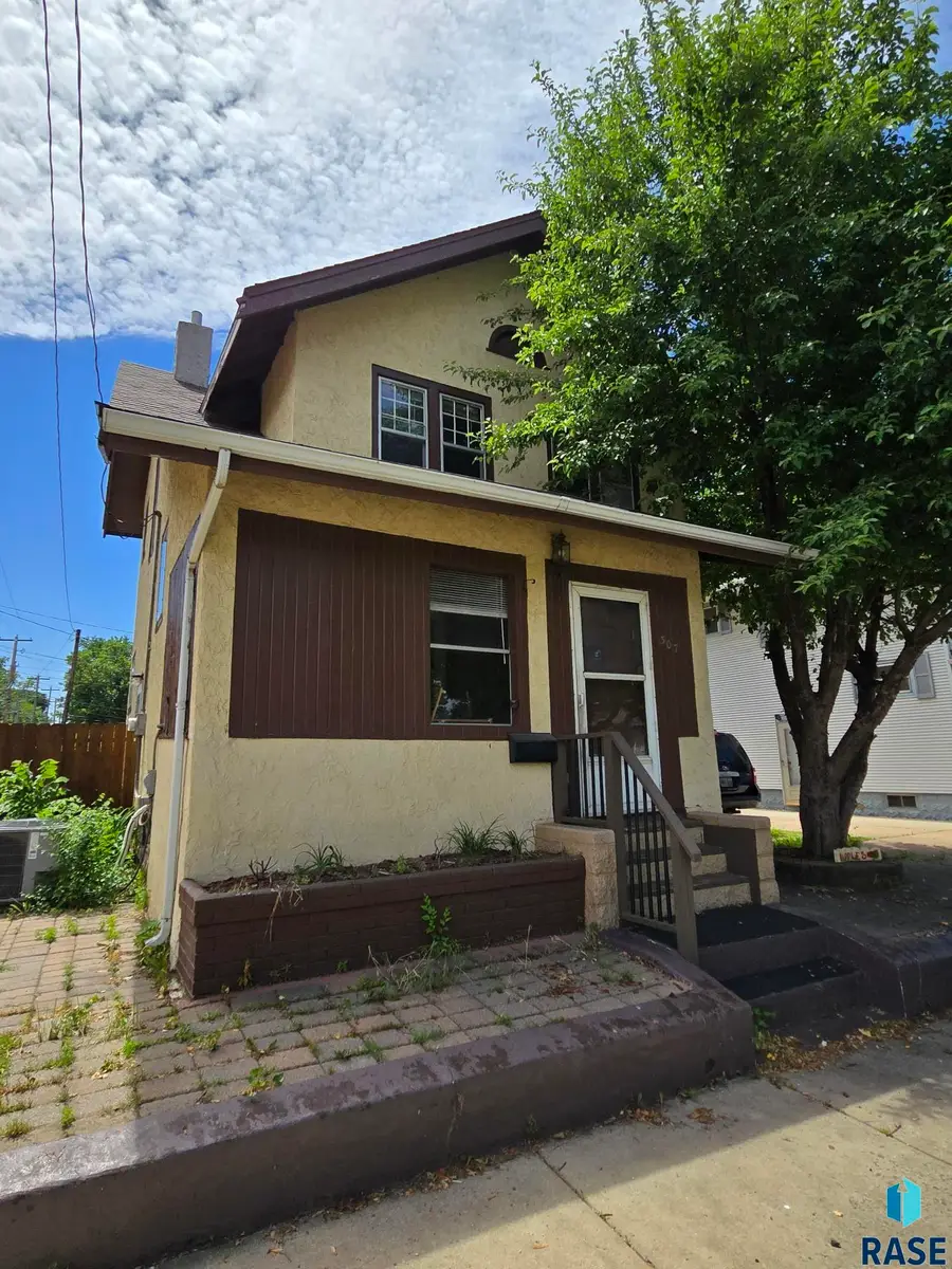 307 W Bailey St, Sioux Falls, SD 57104 - #3