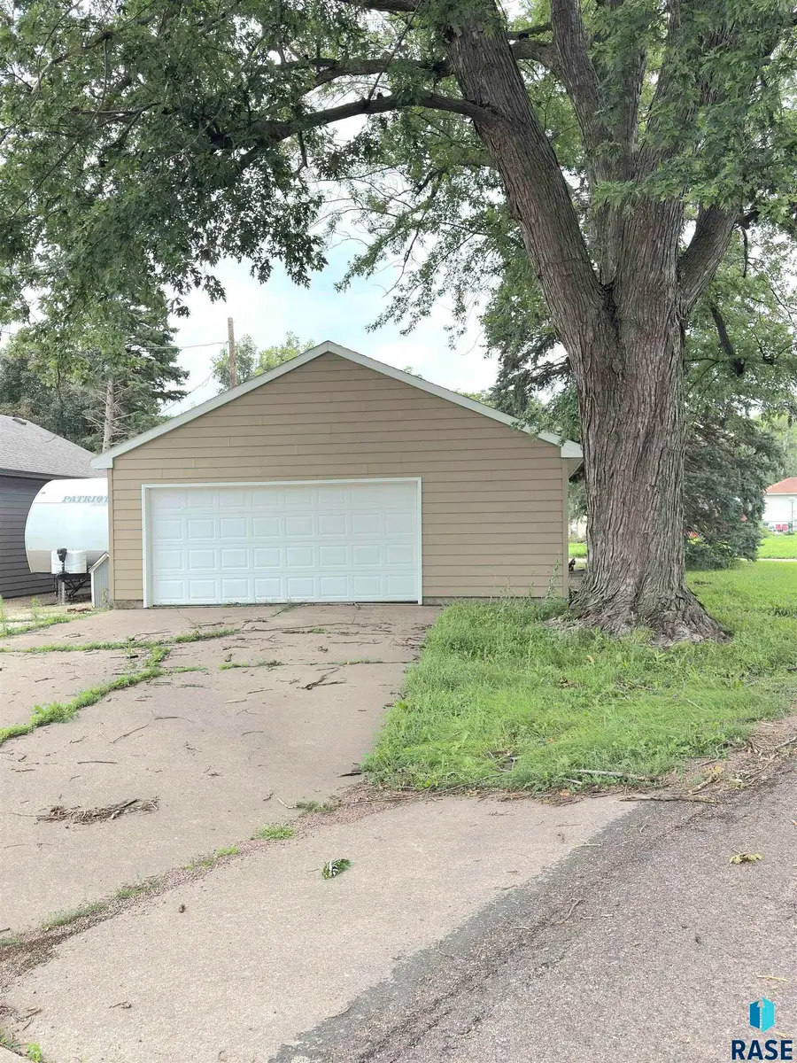 130 Lincoln Ave, Centerville, SD 57014 - #3