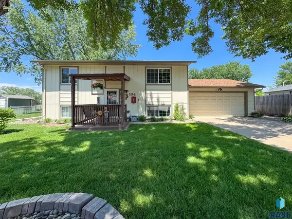 104 E Robin Pl, Brandon, SD 57005