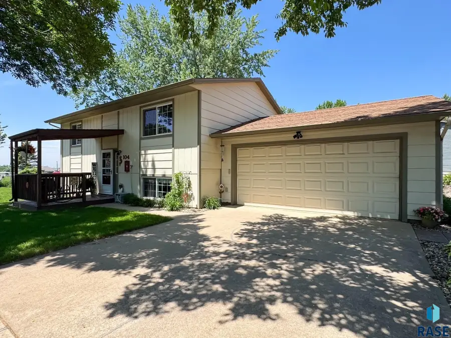104 E Robin Pl, Brandon, SD 57005 - #3