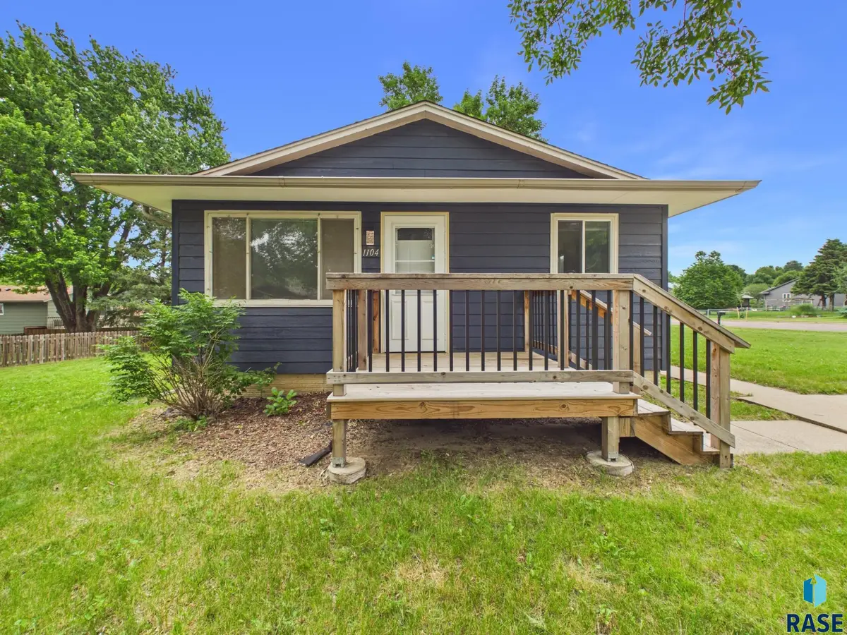 1104 S Joliet Ave, Sioux Falls, SD 57110 - #1