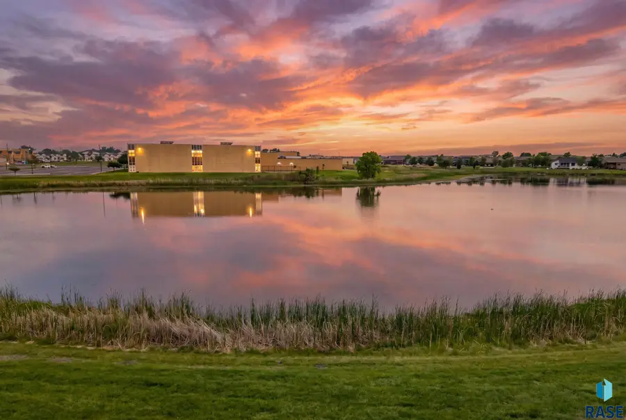 8801 W 32nd St #5, Sioux Falls, SD 57106 - #2