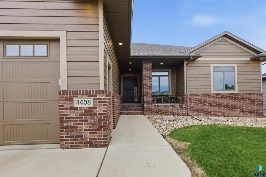 4408 S Dubuque Ave, Sioux Falls, SD 57110 - #3