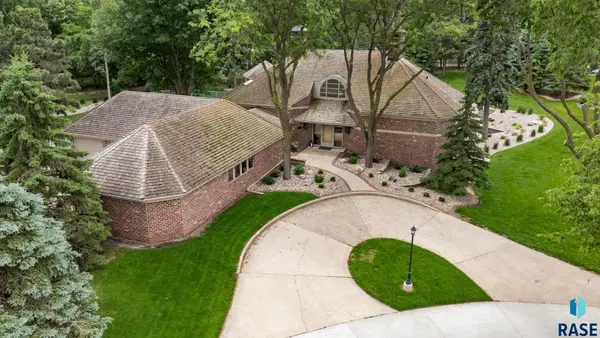 3 W Penmarch Pl, Sioux Falls, SD 57108