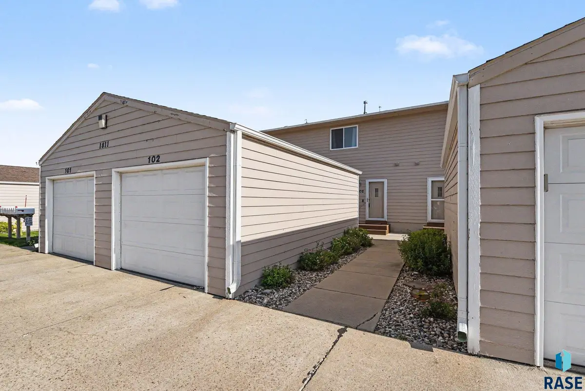 1811 S Sertoma Ave #102, Sioux Falls, SD 57106 - #1