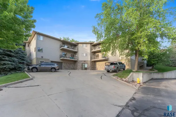 1536 S Southeastern Ave #303, Sioux Falls, SD 57103