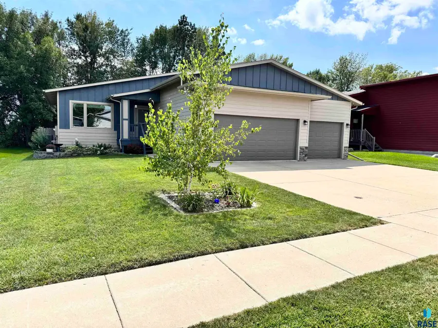 7801 W 65th St, Sioux Falls, SD 57106 - #2