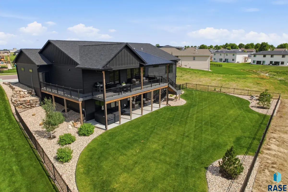 5443 W Colonial Ct, Sioux Falls, SD 57107 - #1