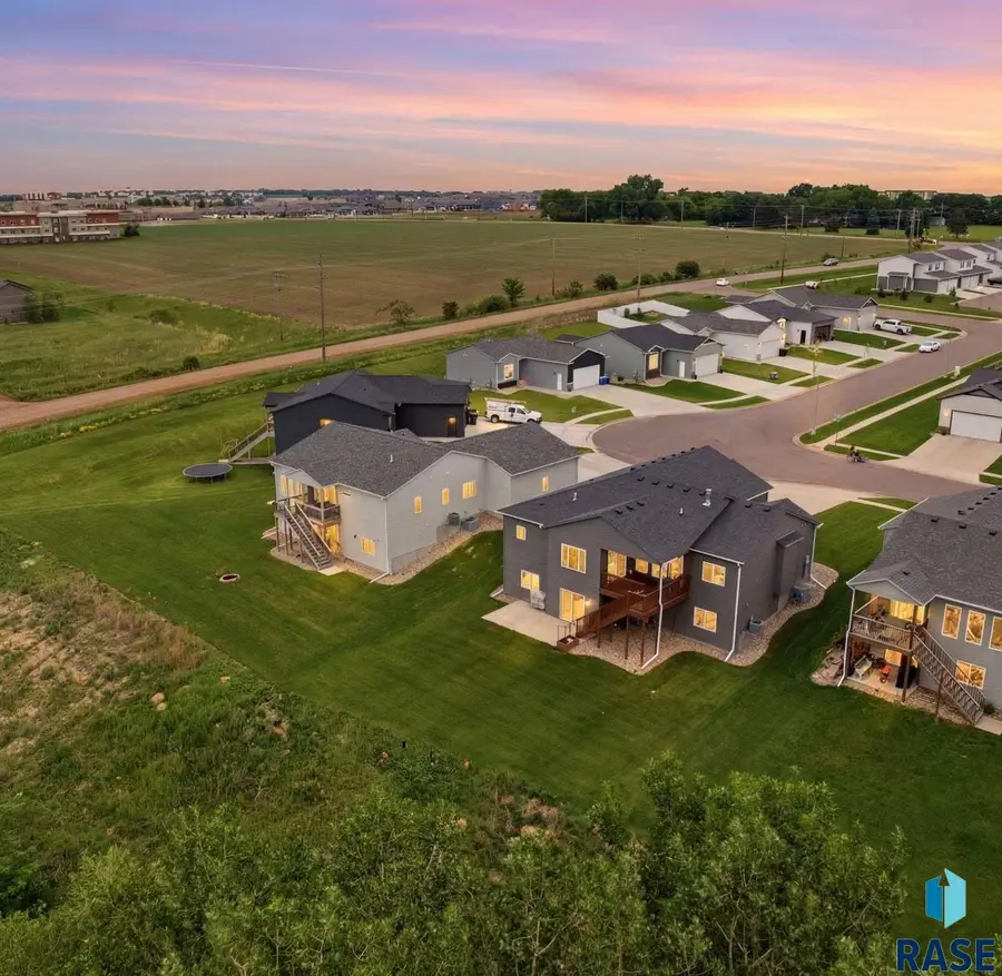 7805 E Marana St, Sioux Falls, SD 57110 - #2