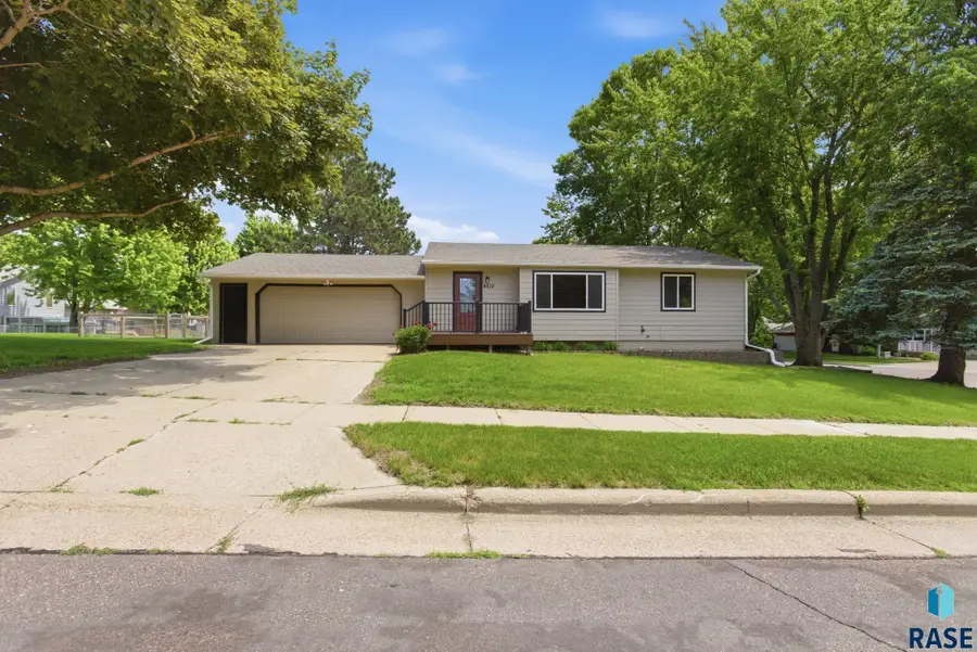 4512 S Drexel Dr, Sioux Falls, SD 57106 - #2