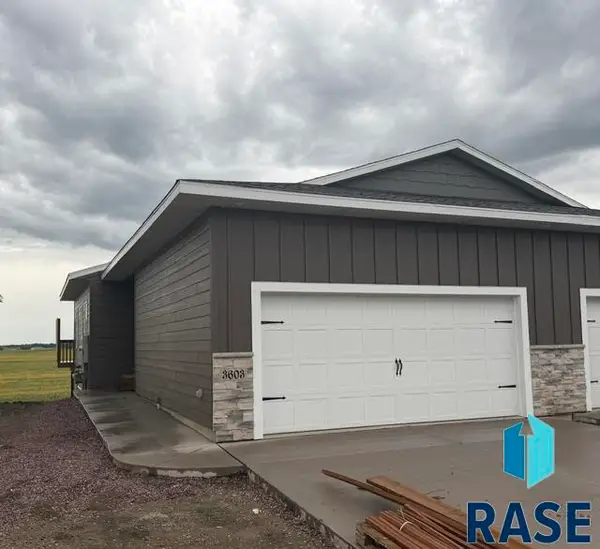 3603 S Heather Ave, Sioux Falls, SD 57106