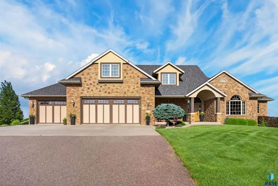 27257 Regal Ct, Sioux Falls, SD 57108 - #2