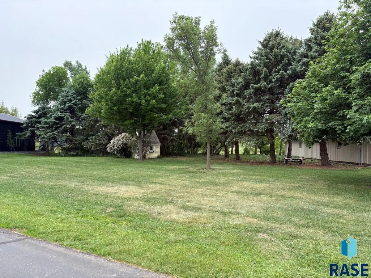 Killarney Park Dr, Wentworth, SD 57075 - #1