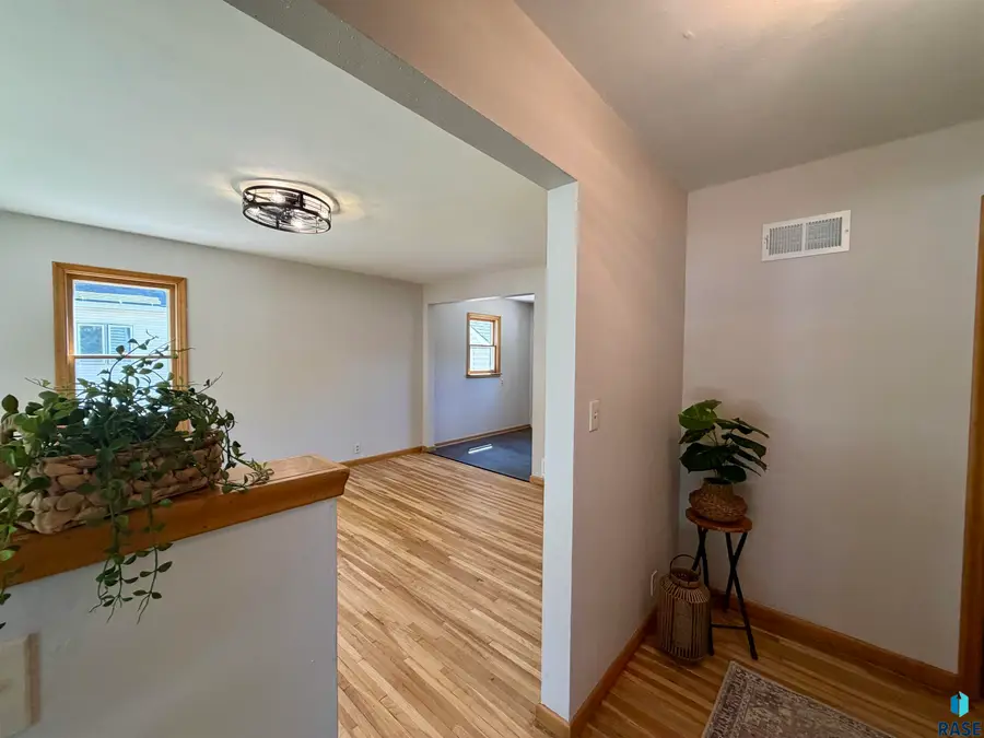 917 N Mckenzie St, Luverne, MN 56156 - #2