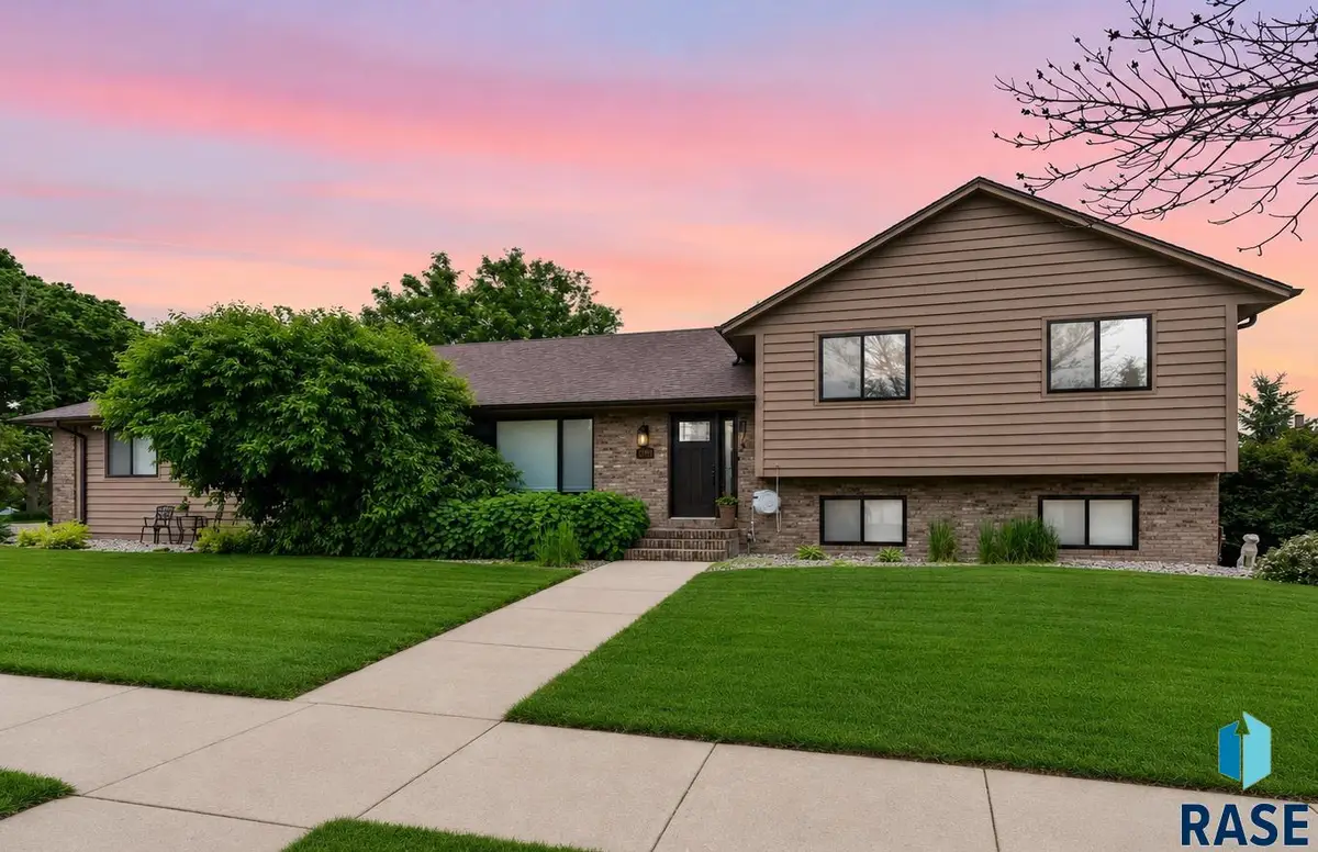 3509 E 49th St, Sioux Falls, SD 57103 - #1