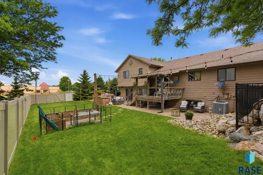 3509 E 49th St, Sioux Falls, SD 57103 - #3