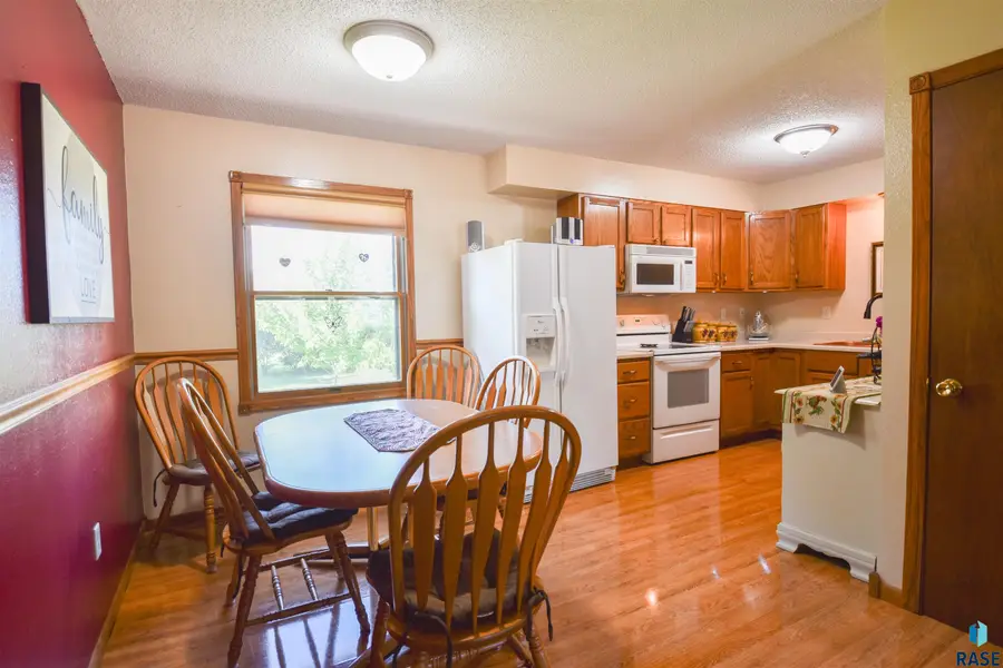 425 W 8th St, Burke, SD 57523 - #3