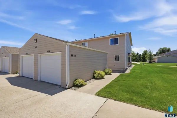 1811 S Sertoma Ave #106, Sioux Falls, SD 57106