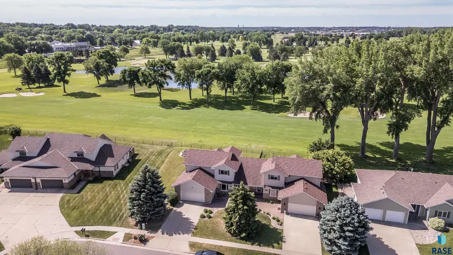 4001 W Newcomb St, Sioux Falls, SD 57106 - #3
