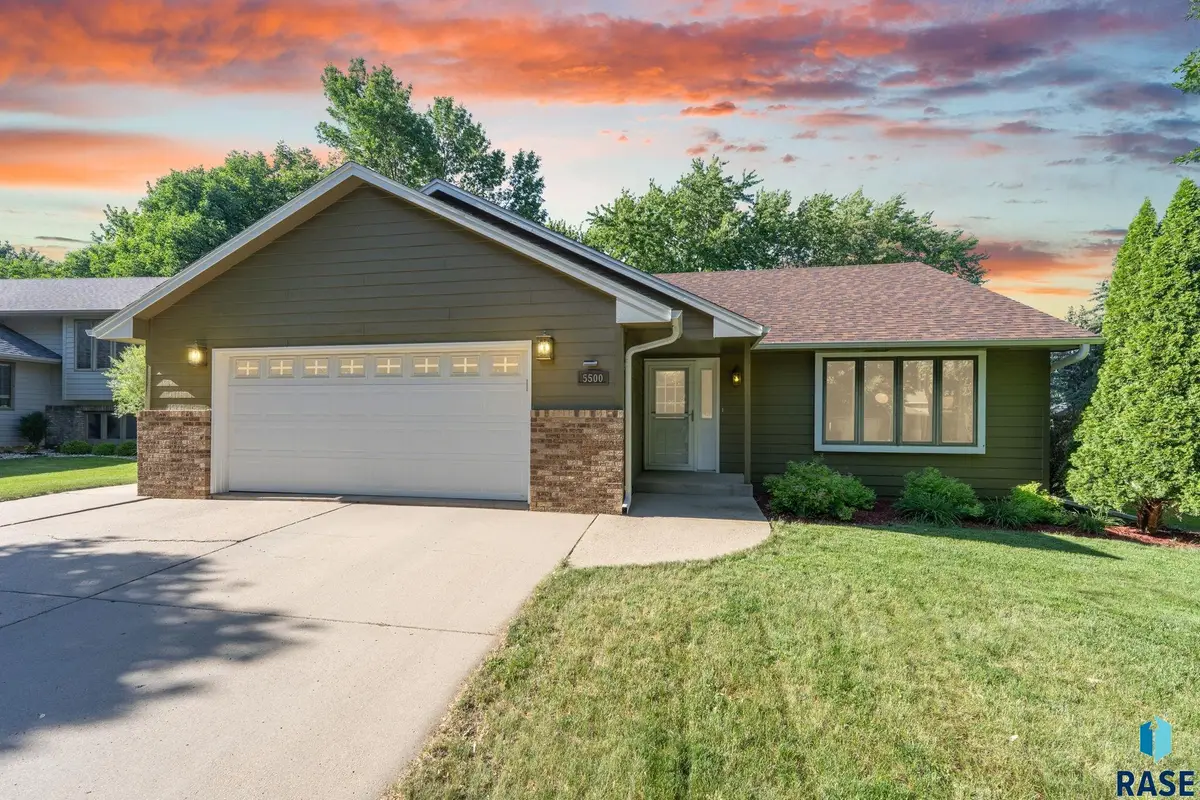 5500 W 53rd St, Sioux Falls, SD 57106 - #1