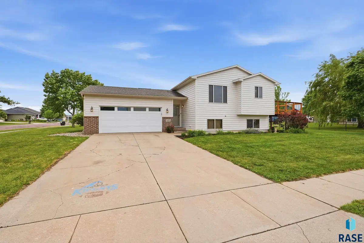900 S Linden Ave, Harrisburg, SD 57032 - #1