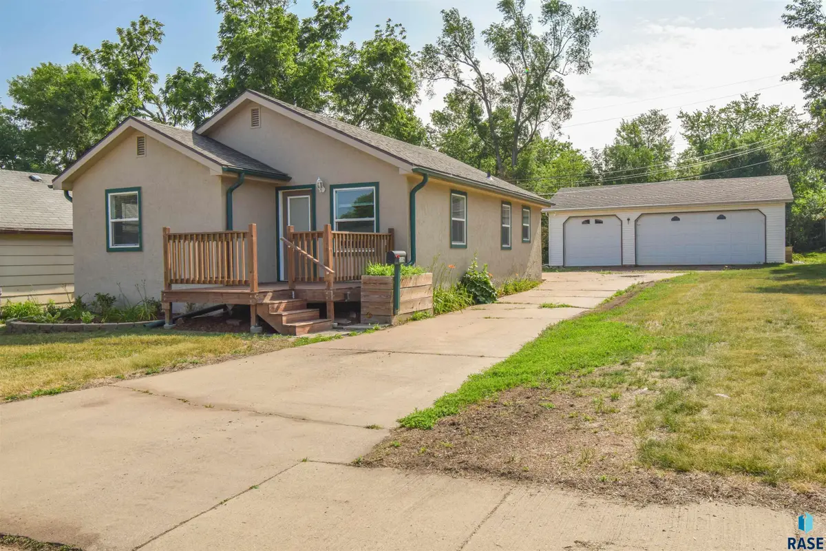 316 S Omaha Ave, Sioux Falls, SD 57103 - #1