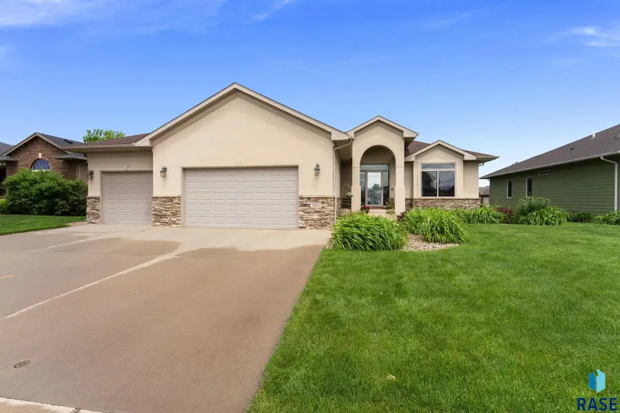 810 Fox Ct, Tea, SD 57064 - #2