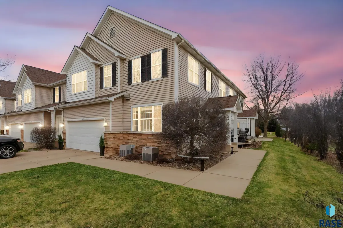 5518 Sandra Dr, Sioux Falls, SD 57108 - #1
