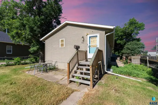 911 N Van Eps Ave, Sioux Falls, SD 57103