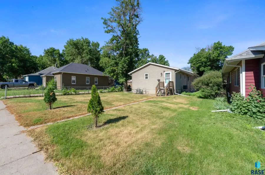 911 N Van Eps Ave, Sioux Falls, SD 57103 - #3