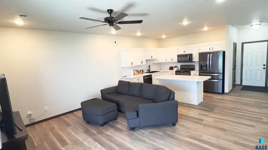 3500 S Chalice Pl, Sioux Falls, SD 57106 - #2