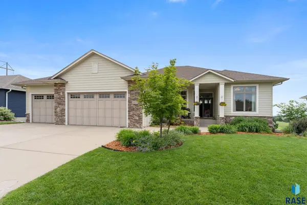 3904 S Harmony Dr, Sioux Falls, SD 57110