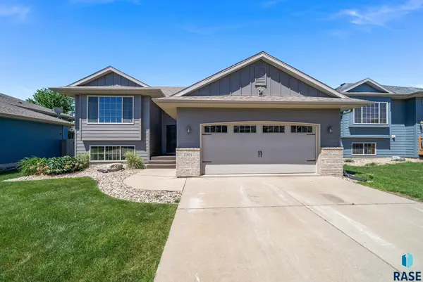 2301 S Ollerich Ave, Sioux Falls, SD 57106