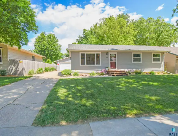 5108 E 17th St, Sioux Falls, SD 57110