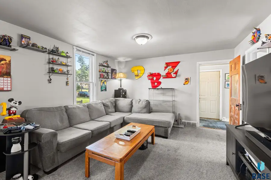 816 W 5th St, Sioux Falls, SD 57104 - #3