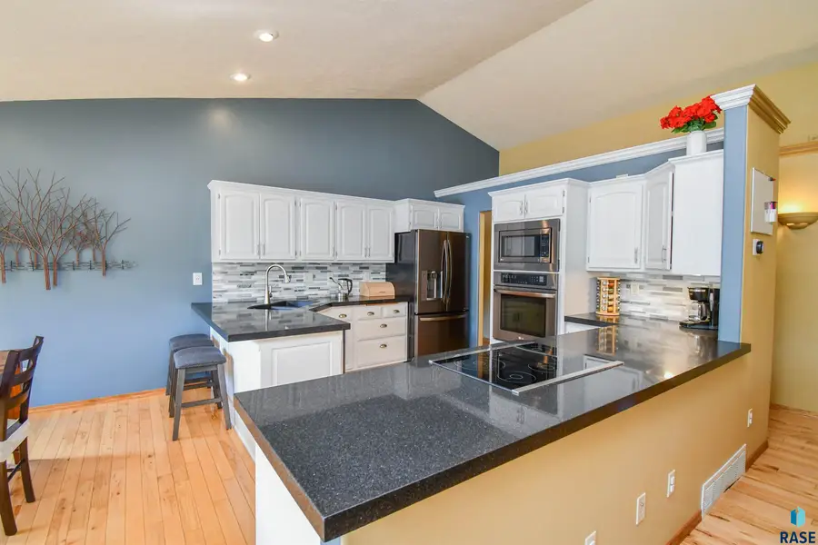 3252 S Grace Ave, Sioux Falls, SD 57103 - #2