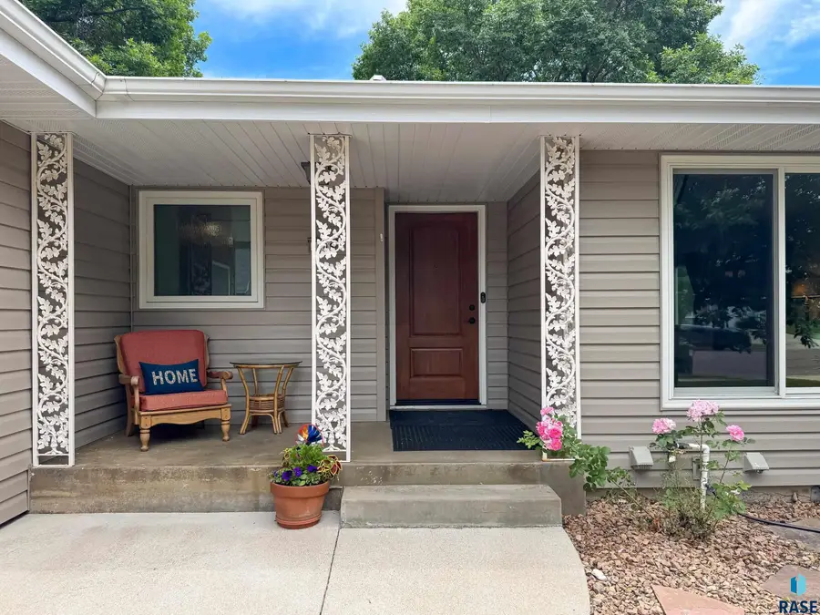 2608 S Glendale Ave, Sioux Falls, SD 57105 - #2