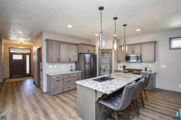 1508 S Wheatland Ave, Sioux Falls, SD 57106
