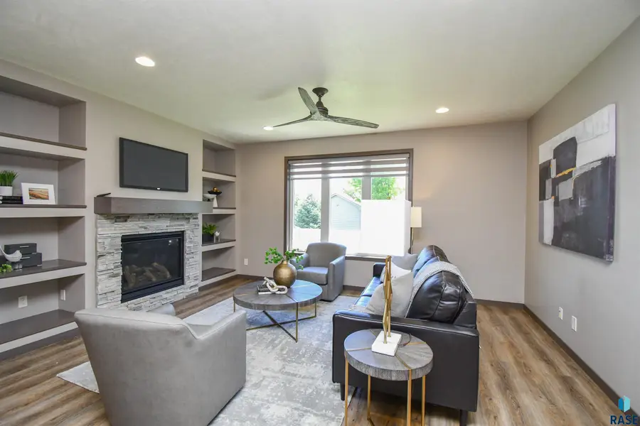 1508 S Wheatland Ave, Sioux Falls, SD 57106 - #3