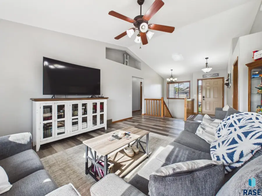 5204 S Culbert Ave, Sioux Falls, SD 57106 - #3